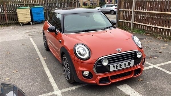 Orange Used 2018 Mini Cooper Hatch Hatchback | £11,294 (Fair price) - Image 1/1