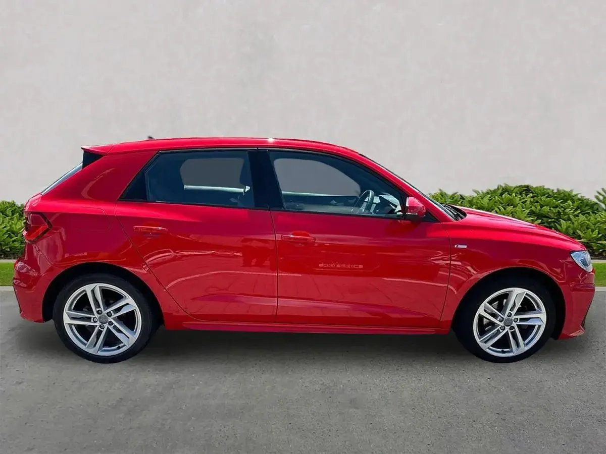 Used Audi A1 Sportback S-Line 116 HP (85 kW) 2019 Red Hatchback