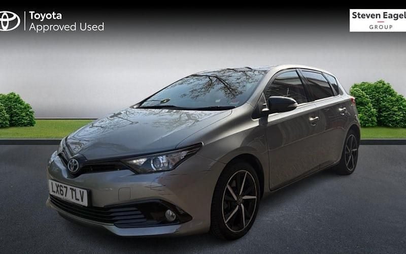 Used Toyota Auris Hybrid 136 HP (100 kW) 2017 Hatchback