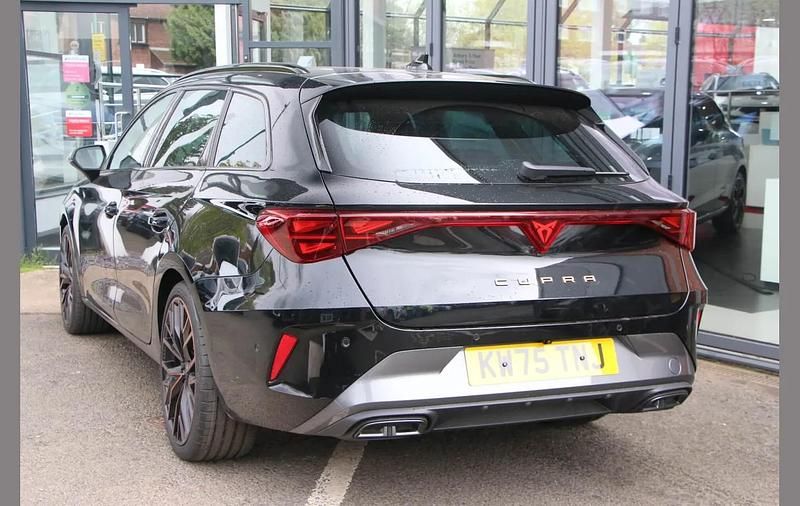 New Cupra Leon 147 HP (108 kW) 2026 Black Estate