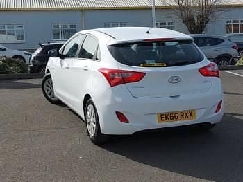 Used Hyundai i30 100 HP (73 kW) 2016 White Hatchback