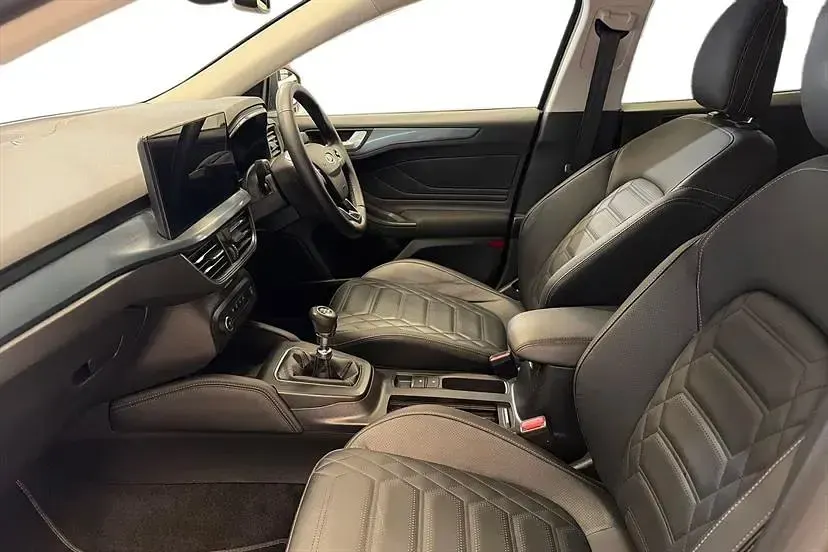 Usado Ford Focus Active X 125 HP (91 kW) 2023 Cinzento Citadino