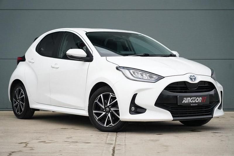 Used Toyota Yaris Hybrid Design 116 HP (85 kW) 2022