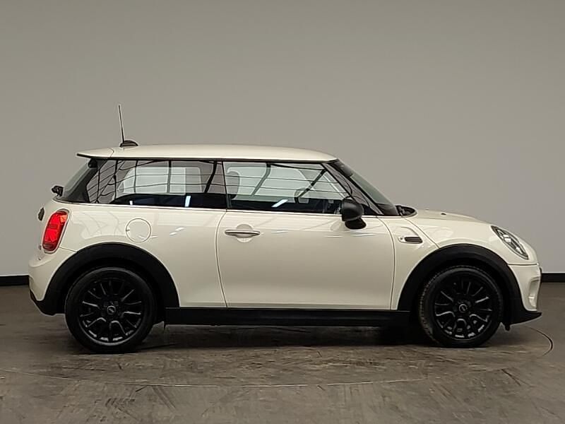 Used Mini ONE Hatch 102 HP (75 kW) 2018 White Hatchback