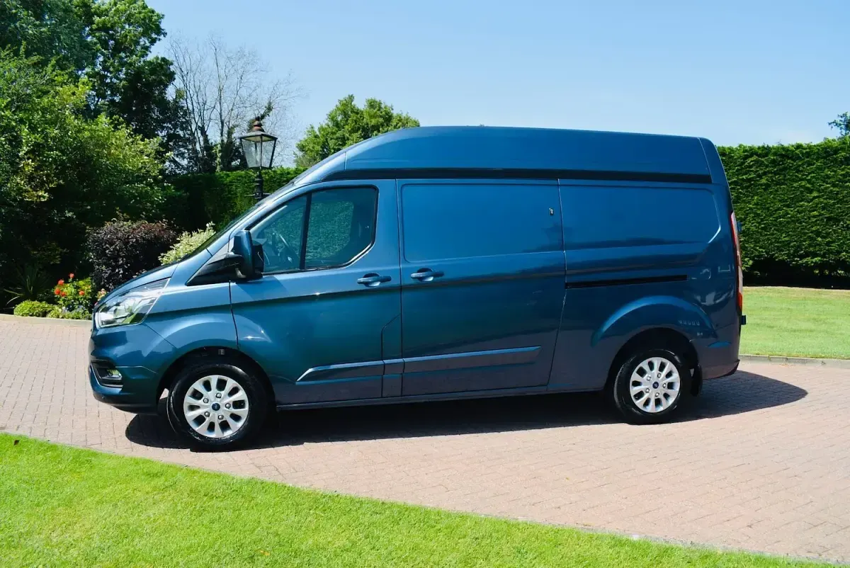 Used Ford Transit Custom Limited 170 HP (125 kW) 2023 Blue Van