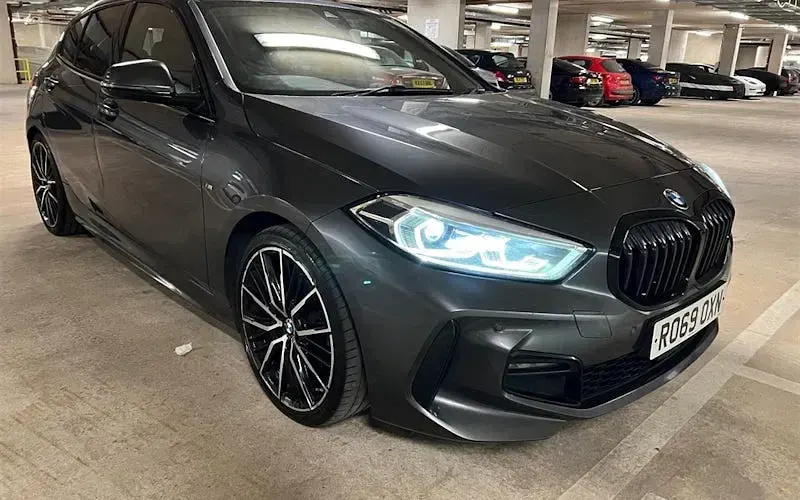Begagnad BMW 118 M Sport 150 HK (110 kW) 2021 Halvkombi