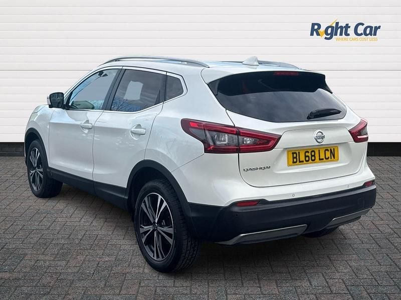 Used Nissan Qashqai N-Connecta 140 HP (102 kW) 2018 White SUV