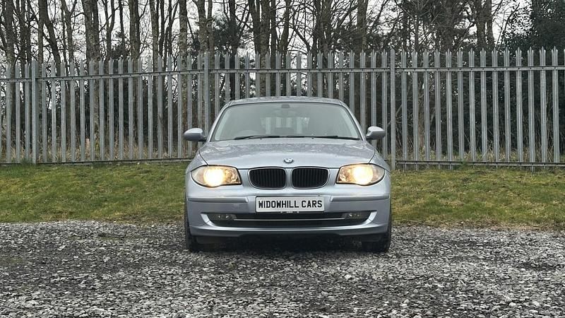 Usado BMW 118 143 HP (105 kW) 2009 Azul Citadino