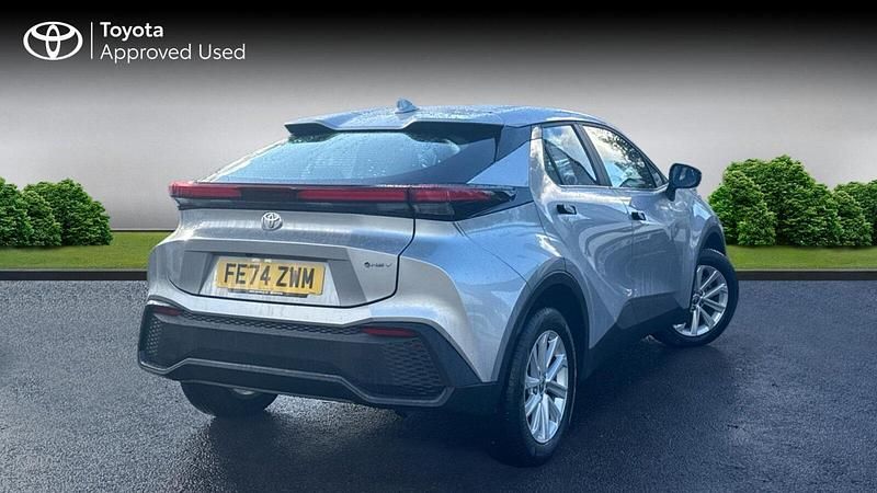 Used Toyota C-HR 140 HP (102 kW) 2024 Silver metallic SUV