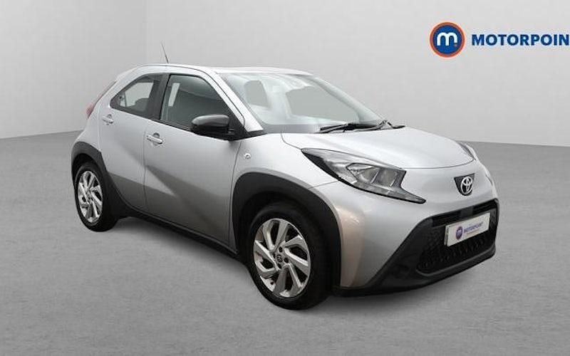 Used Toyota Aygo X PURE 72 HP (52 kW) 2025 SUV
