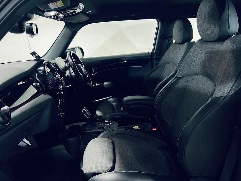 Used Mini Cooper SE Hatch 135 kW (184 HP) 2023 Black Hatchback