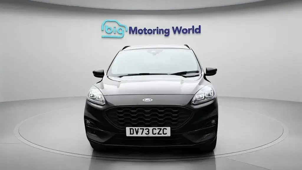 Begagnad Ford Kuga ST-Line 225 HK (165 kW) 2023 Svart SUV