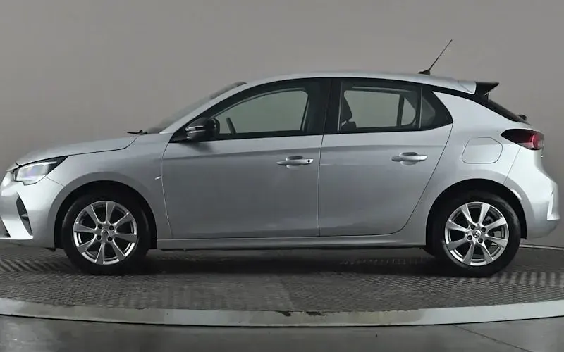 Usado Vauxhall Corsa Design Edition 101 CV (74 kW) 2023 Utilitario