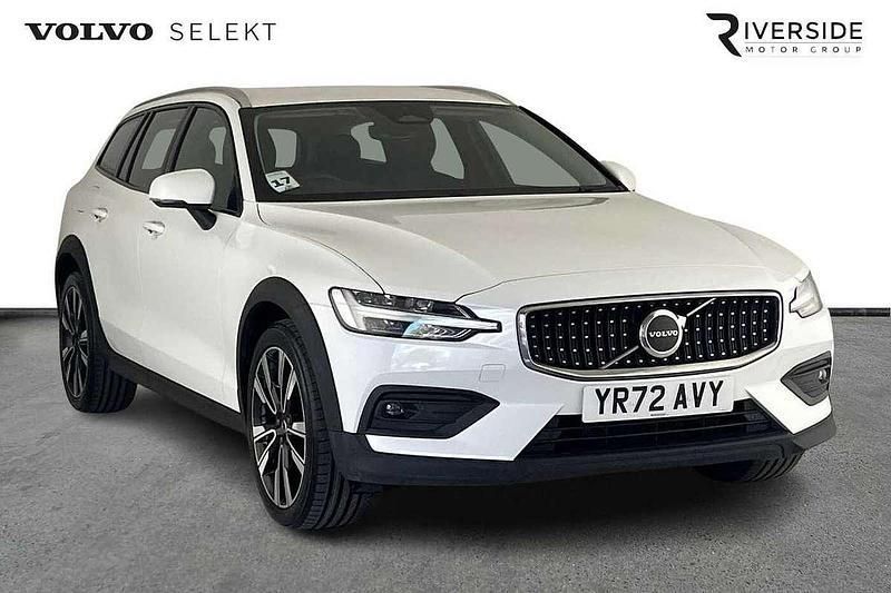 White Used 2022 Volvo V60 CC Plus Estate | £26,500 (Fair price) - Image 1/4