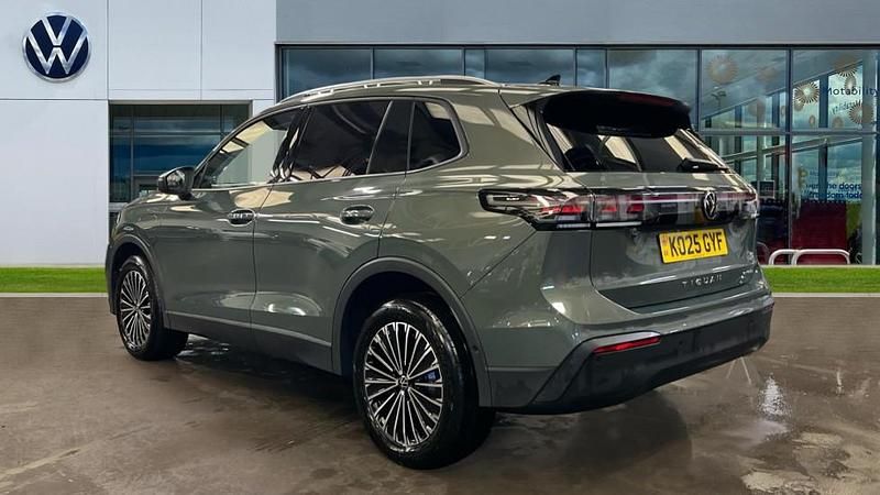 Used VW Tiguan Match 204 HP (150 kW) 2025 Cipressinogreen metallic SUV