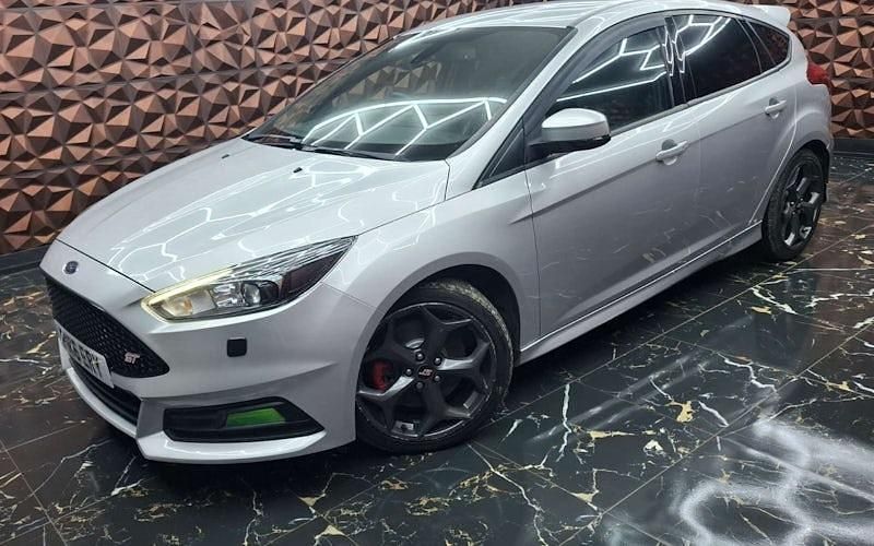 Used Ford Focus ST 185 HP (136 kW) 2016 Silver Hatchback