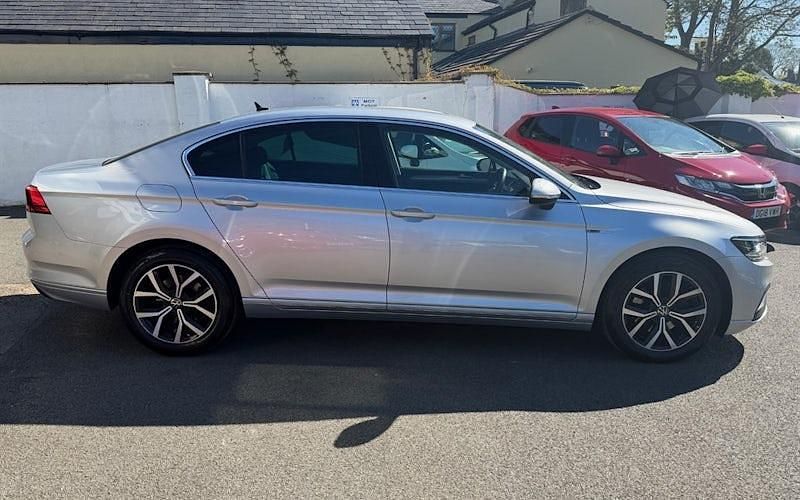 Usado VW Passat SEL 150 HP (110 kW) 2021 Prateado Sedan