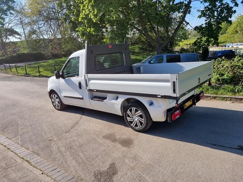 Begagnad Fiat Doblò 2021 Vit Minibuss