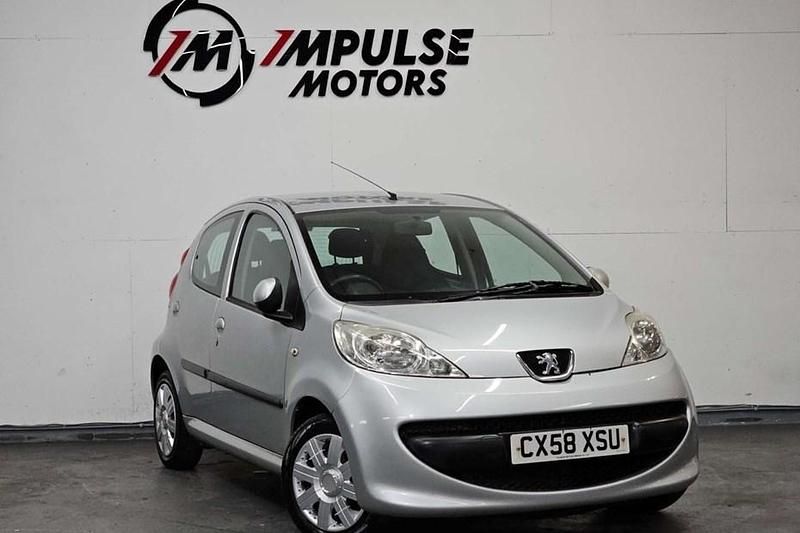 Used Peugeot 107 68 HP (50 kW) 2008 Silver Hatchback
