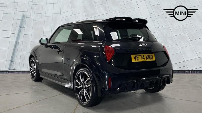 Used Mini Cooper Hatch 154 HP (113 kW) 2024 Black Hatchback