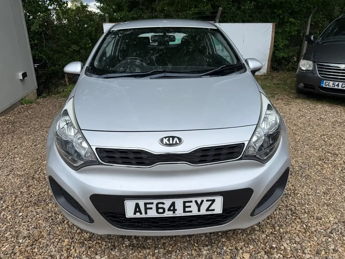 Used Kia Rio 85 HP (62 kW) 2014 Silver Hatchback