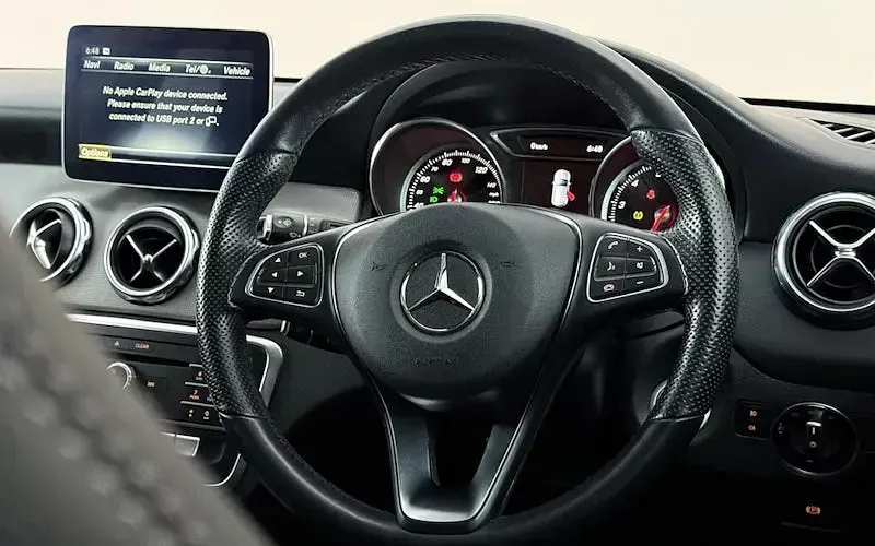 Used Mercedes GLA180 Urban 122 HP (89 kW) 2018 Grey SUV