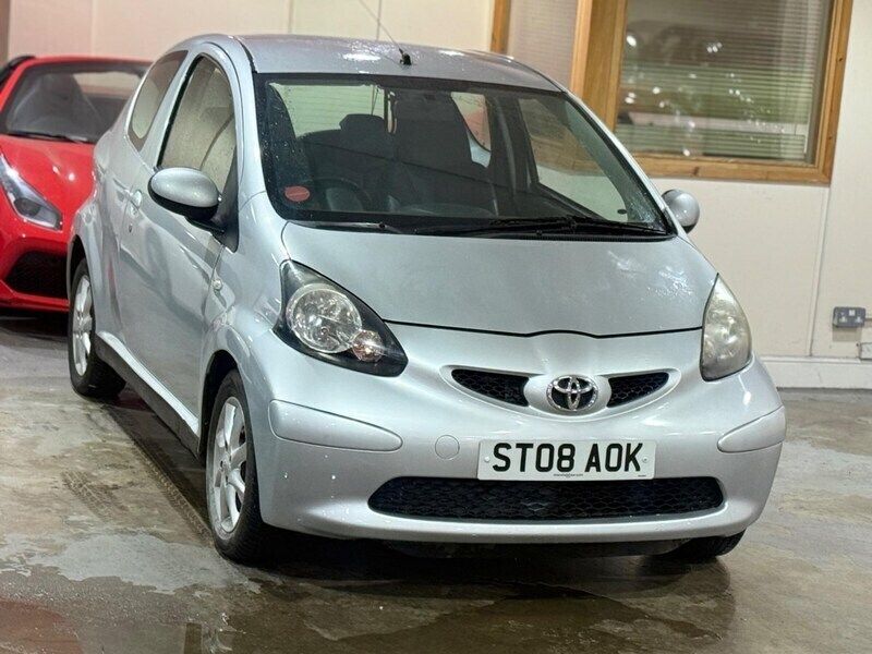 Silver Used 2008 Toyota Aygo Platinum Hatchback | £3,789 (Fair price) - Image 1/4