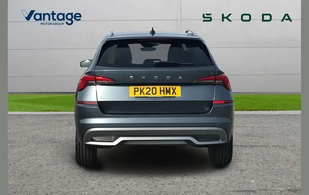 Usado Skoda Kamiq SE L 115 HP (84 kW) 2020 Cinzento SUV