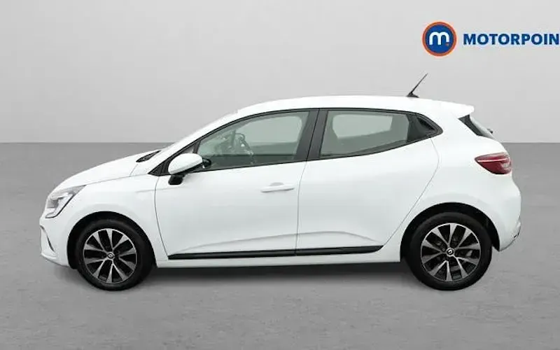 Used Renault Clio Iconic 90 HP (66 kW) 2022 Hatchback