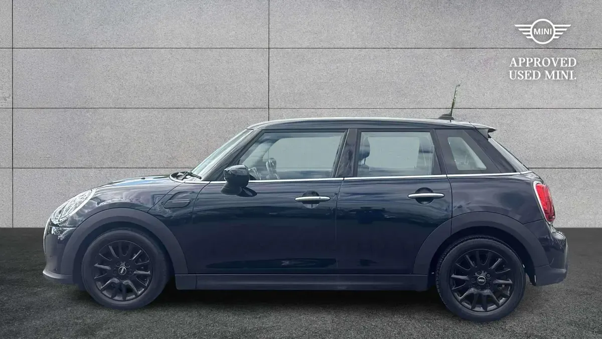 Used Mini ONE Classic 101 HP (74 kW) 2022 Black Hatchback