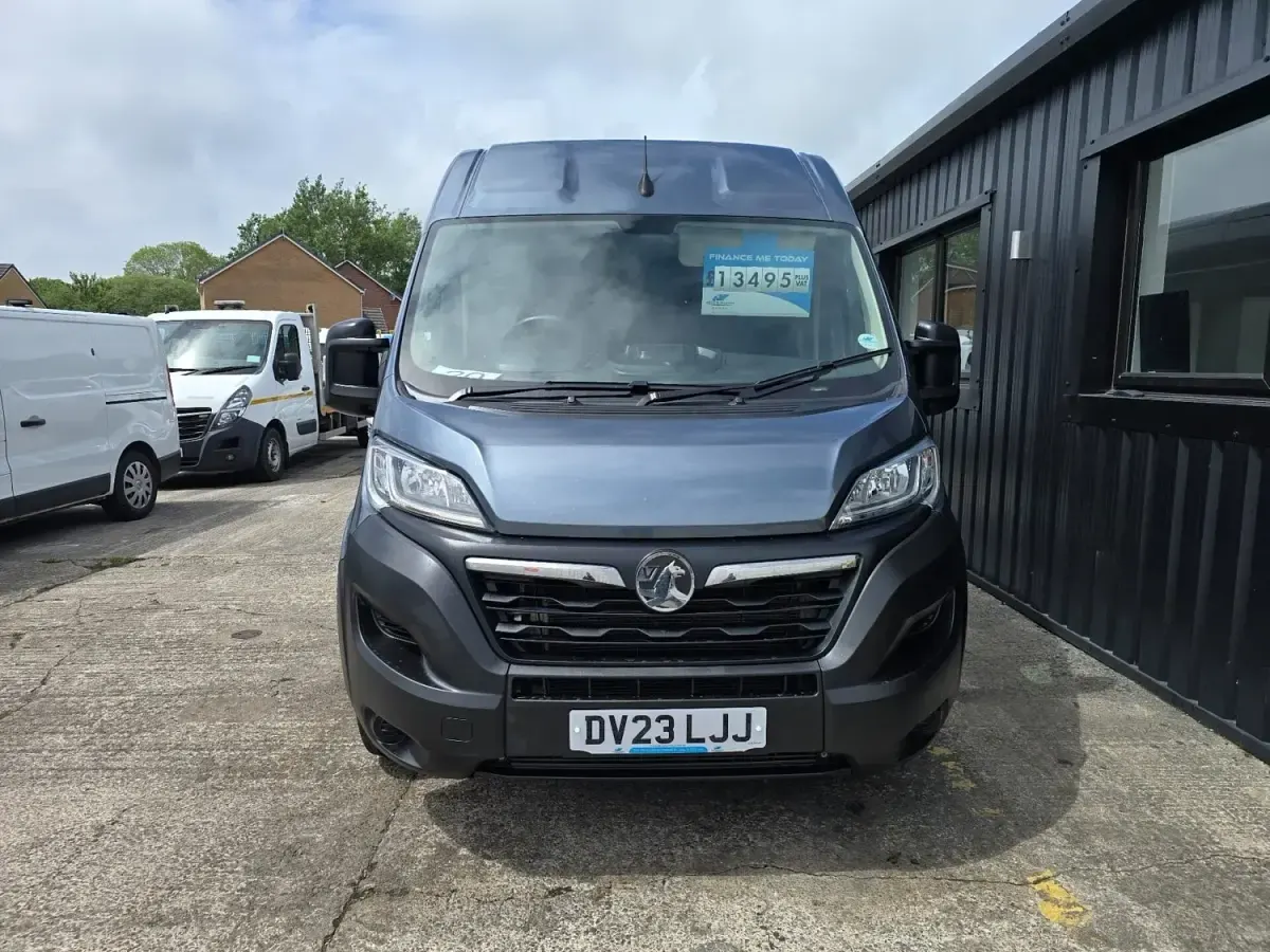 Begagnad Vauxhall Movano S 2023 Grå