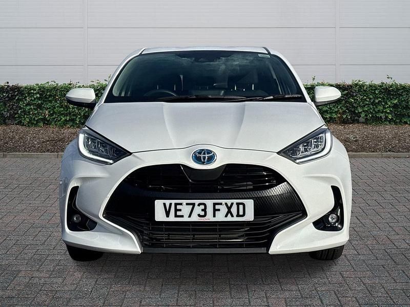 Used Toyota Yaris Hybrid Design 2024 White Hatchback
