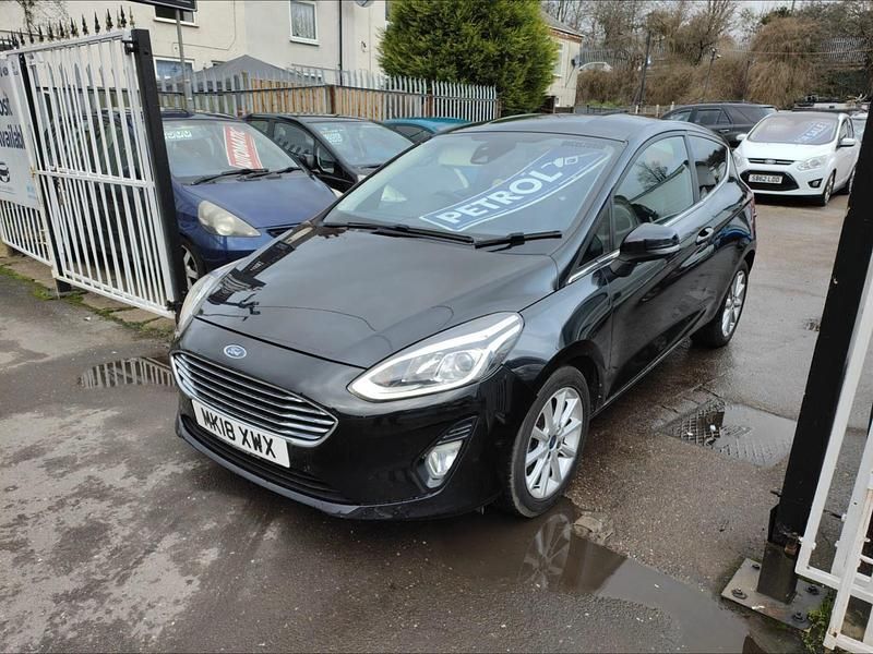 Używany Ford Fiesta Titanium 2018 Czarny Hatchback