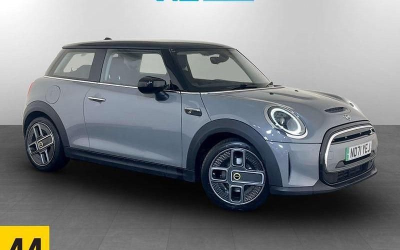 Used Mini Cooper Level 1 135 kW (184 HP) 2023 Hatchback