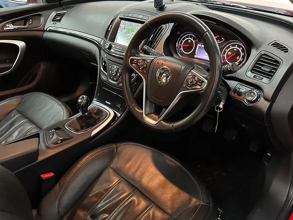 Second-hand Vauxhall Insignia Elite 2014 Roșu Hatchback