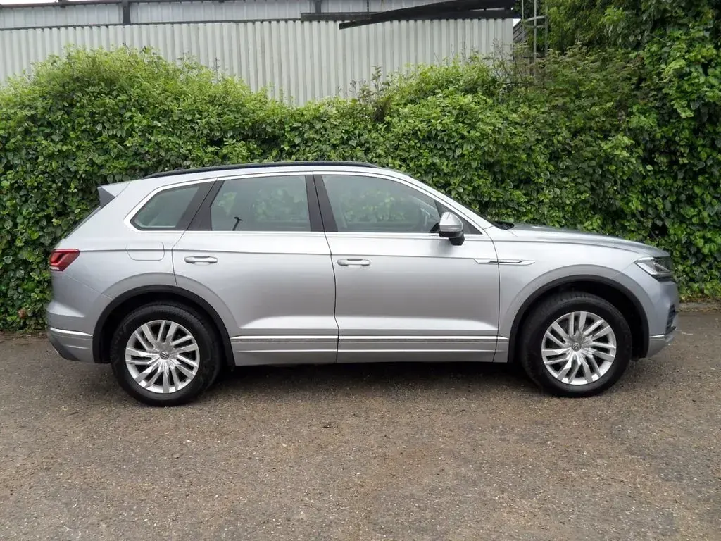 Used VW Touareg SEL 231 HP (169 kW) 2019 Silver SUV