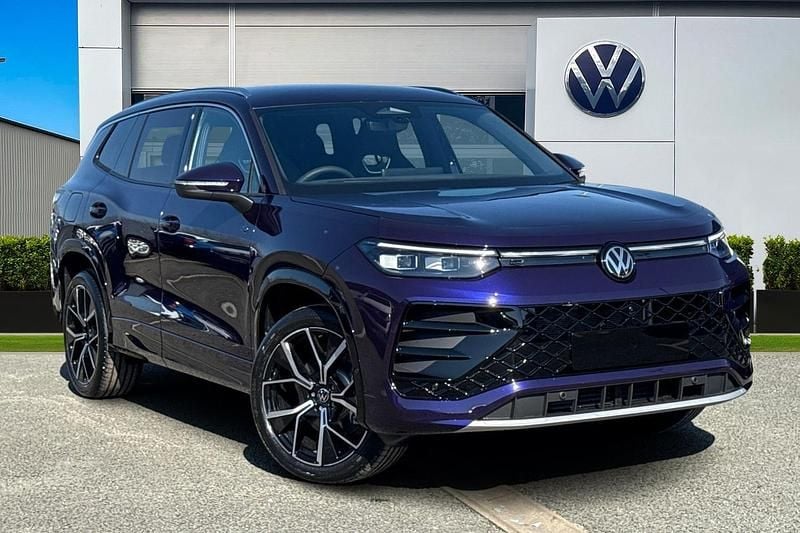 Purple New 2025 VW Touran R-line MPV | £45,903 - Image 1/4