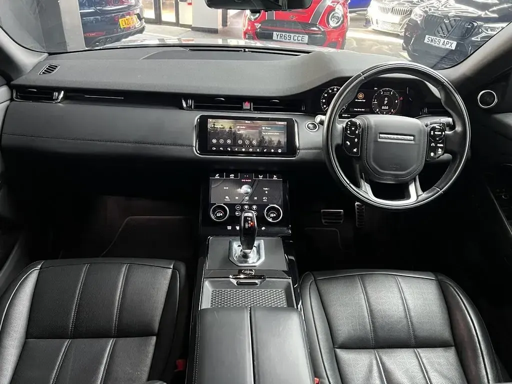 Used Land Rover Range Rover evoque HSE Dynamic 240 HP (176 kW) 2020 Silver SUV