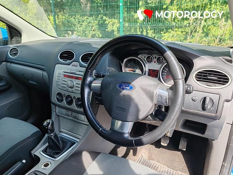 Used Ford Focus Zetec 2009 Blue Hatchback
