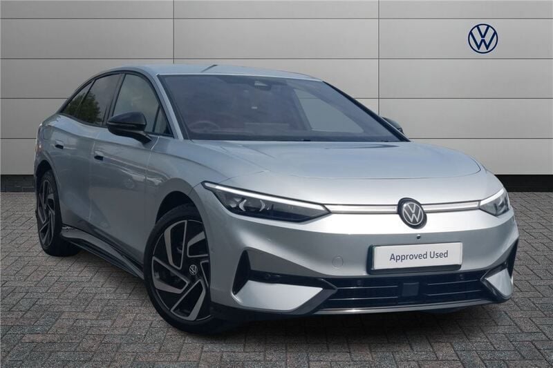 Silver Used 2025 VW ID.7 Pro Sedan | £37,519 (Super price) - Image 1/4