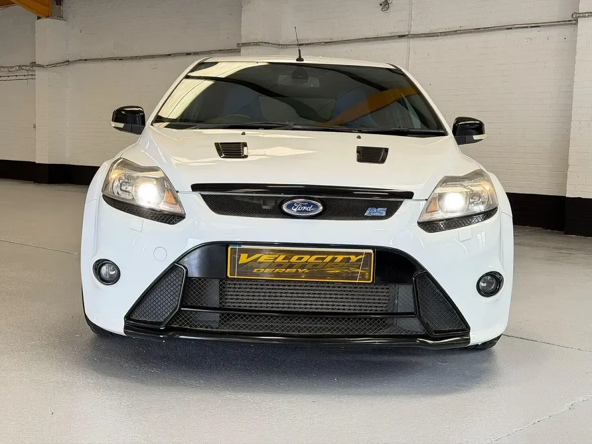 Used Ford Focus RS 2010 White Hatchback