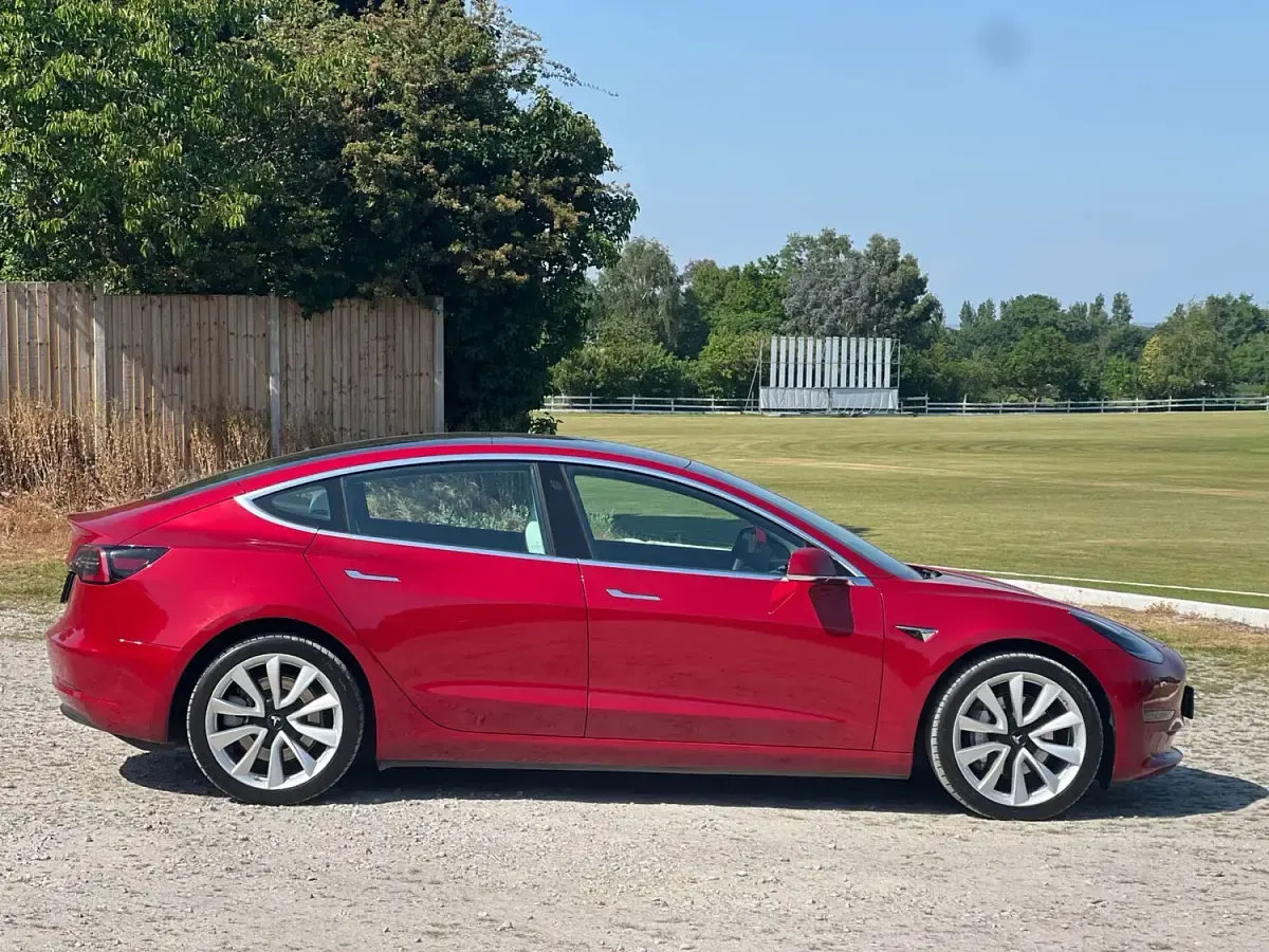 Used Tesla Model 3 Long Range AWD 366 kW (498 HP) 2019 Red Sedan