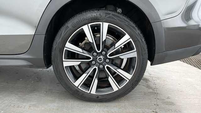 Used Volvo V60 CC 250 HP (183 kW) 2022 Estate