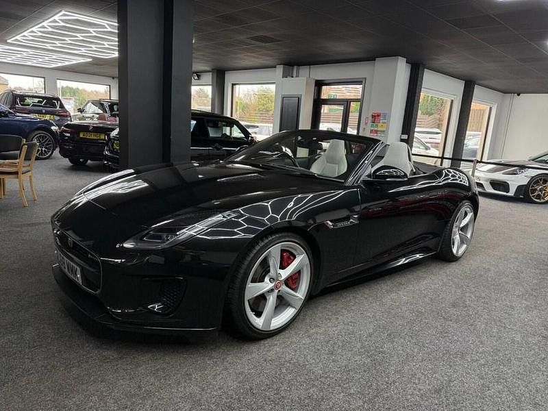 Usado Jaguar F-Type R-Dynamic 340 HP (250 kW) 2018 Preto Cabrios