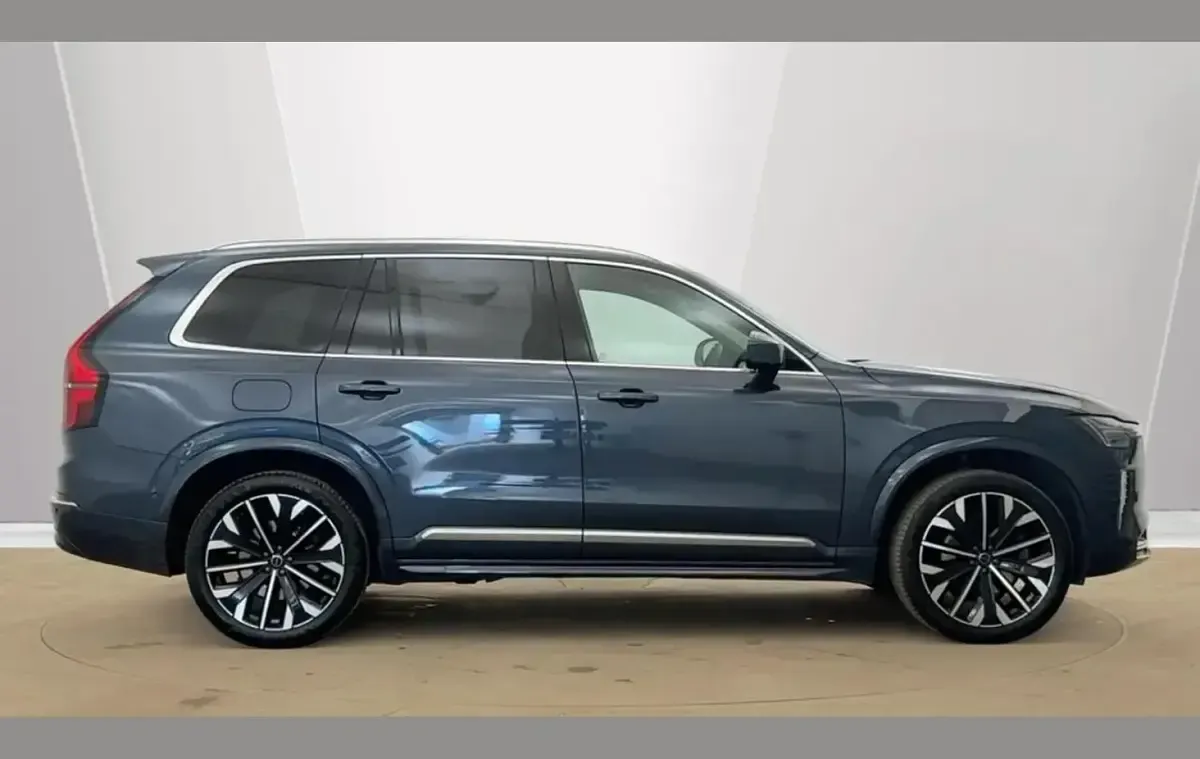 Used Volvo XC90 Ultra 455 HP (334 kW) 2025 Blue SUV