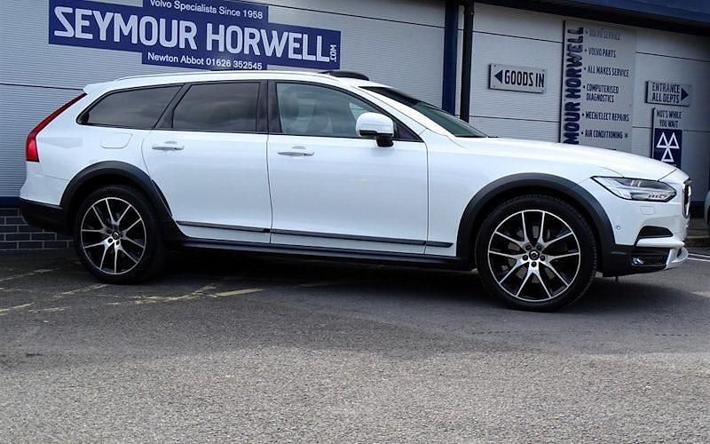 Used Volvo V90 CC Plus 190 HP (139 kW) 2020 Estate