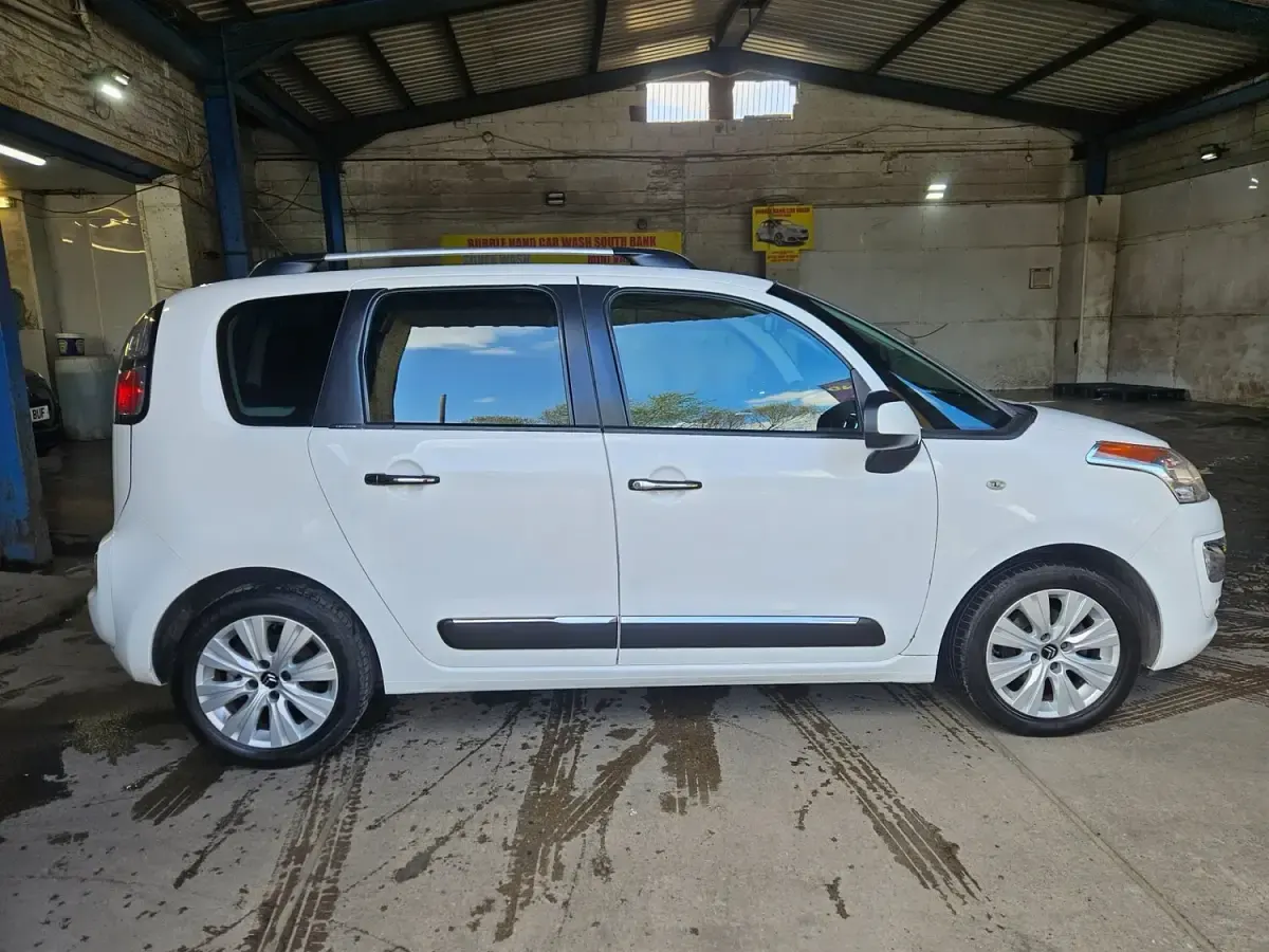 Used Citroën C3 Picasso Exclusive 2015 White MPV