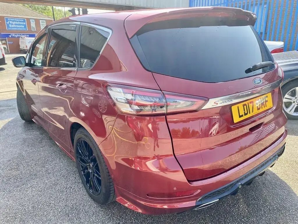 Used Ford S-MAX Sport 210 HP (154 kW) 2017 Red MPV