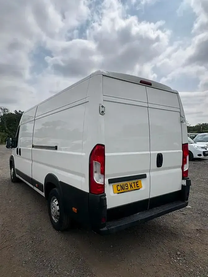 Used Peugeot Boxer 130 HP (95 kW) 2019 White Van