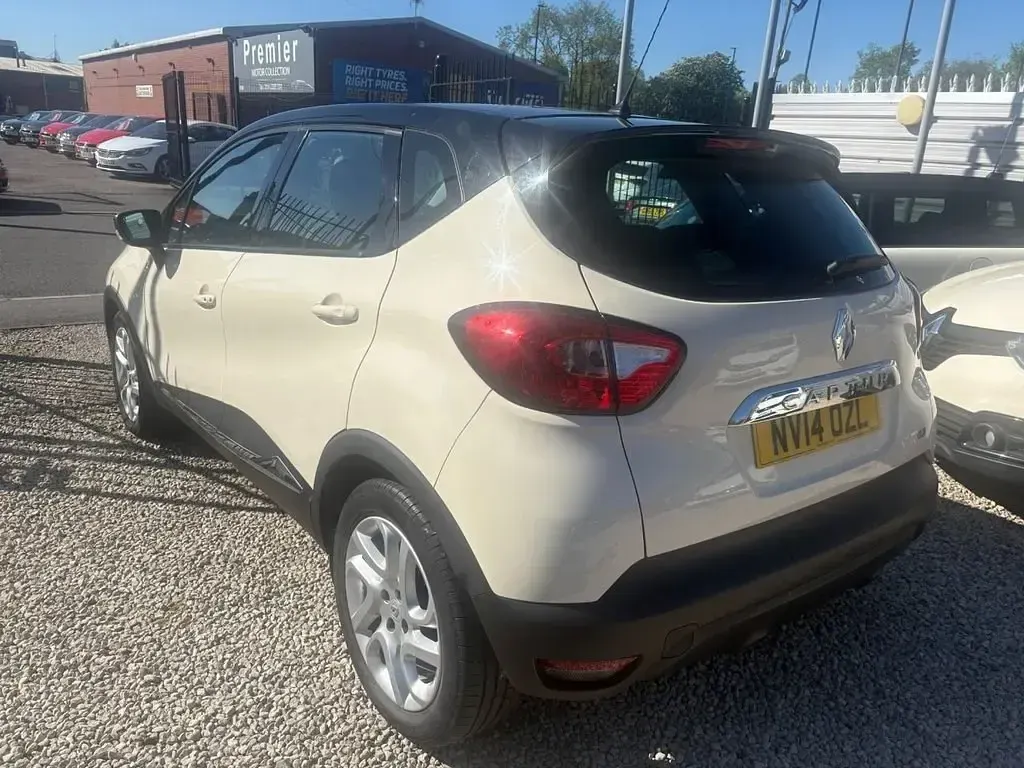 Second-hand Renault Captur Dynamique 90 CP (66 kW) 2014 Alb SUV